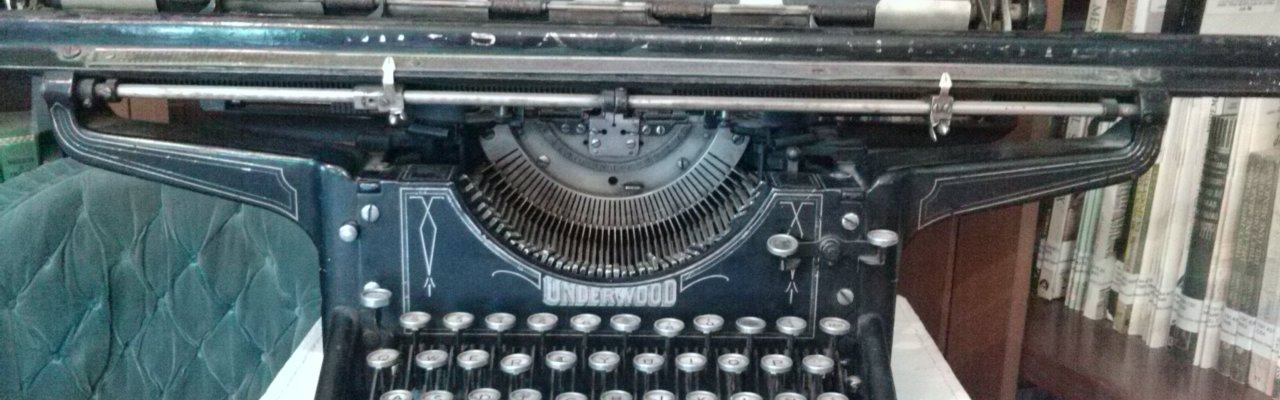 MAquina de escribir antigua